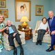 Oud-president Carter en zijn vrouw zijn niet gekrompen. Maar wat gebeurt er wel op deze foto?