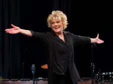 Simone Kleinsma scheert in Verder speels langs zware onderwerpen zonder deze tekort te doen