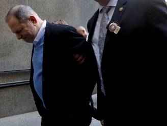 Harvey Weinstein officieel aangeklaagd voor verkrachting