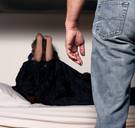 Sara zag als kind veel huiselijk geweld: ‘Nu heeft papa mama doodgeslagen, dacht ik’