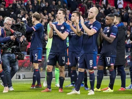 Vader Zoet samen met tientallen PSV-supporters uit Wembley gezet, club inventariseert klachten