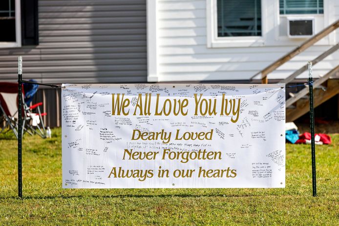 Een spandoek ter nagedachtenis aan Ivy Webster in Henryetta, Oklahoma.