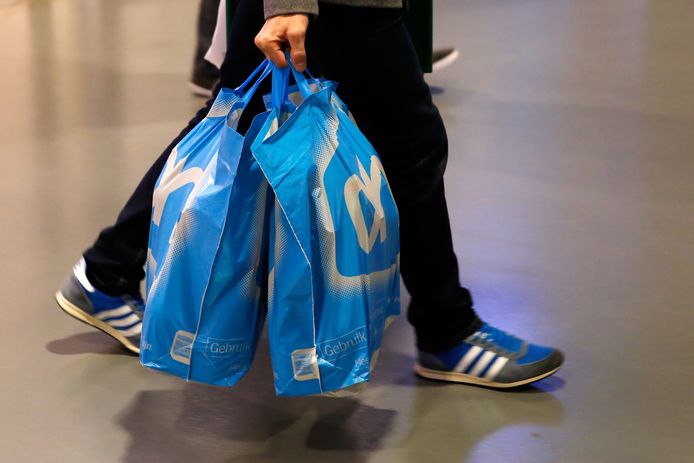 Albert Heijn begint met statiegeld op plastic tasjes bij online