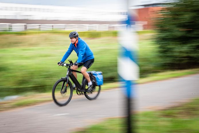Door het fietsnetwerk te upgraden wil Ommen het woonwerkverkeer over langere afstanden met bijvoorbeeld de speedpedelec aantrekkelijk maken. (foto ter illustratie)