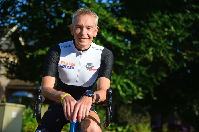 Richard Reinders begint komende zondag aan een sportieve actie voor Kika, een solo triatlon, de hele triatlon, dus 3,8 km zwemmen, 180 kilometer fietsen en een hele marathon lopen.