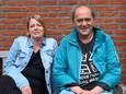 Marije Melzer en Alex Kerkhove wonen in het Hof van Sint Pieter in Middelburg, een beschermdwonenlocatie van Emergis. ,,Het is fijn om te weten dat er altijd iemand in de buurt is, waar je naartoe kunt gaan als er iets is”, zegt Alex.