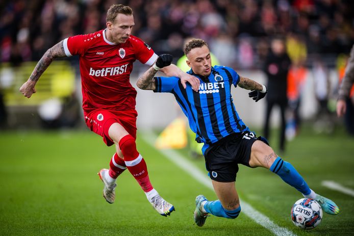 Antwerp, met Betfirst, en Club Brugge, met Unibet, hebben beiden een gokbedrijf als shirtsponsor.