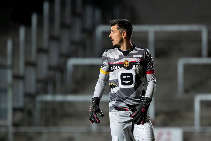 Thoelen stond weer in doel bij KV Mechelen.