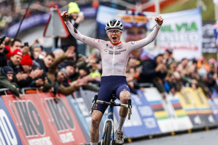Fem van Empel wint het WK veldrijden in Noord-Brabant. Beeld ANP