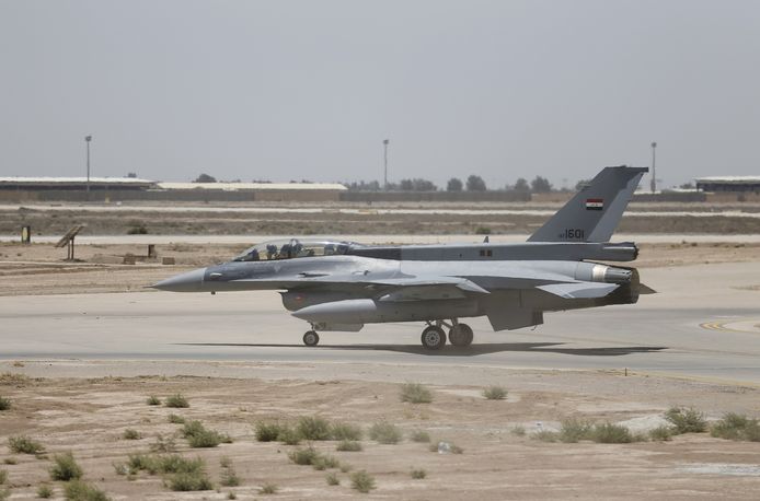 De Iraakse luchtmachtbasis Balad, op 80 kilometer van Bagdad, waar ook Amerikaanse militairen gelegerd zijn.