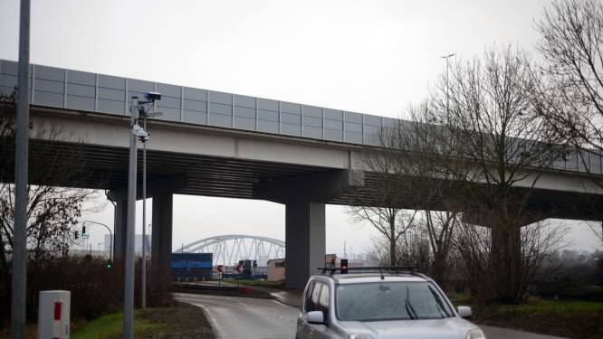 Dronken bestuurder (40) speelt rijbewijs kwijt