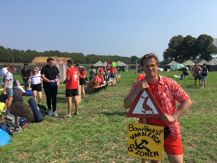 ''Bouwmeester' Joris van Blerck op de Purple Camping van Fontys in Goirle