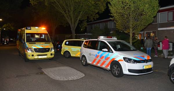 Gewonde bij steekincident in Nijmeegse wijk Hatert, straat afgezet.