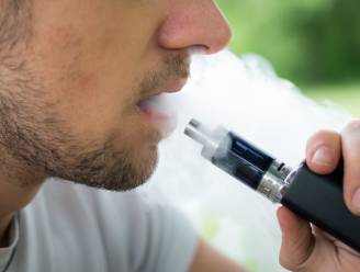 Ewan (18) op randje van dood door e-sigaret: “Dat ding heeft mijn leven verpest”