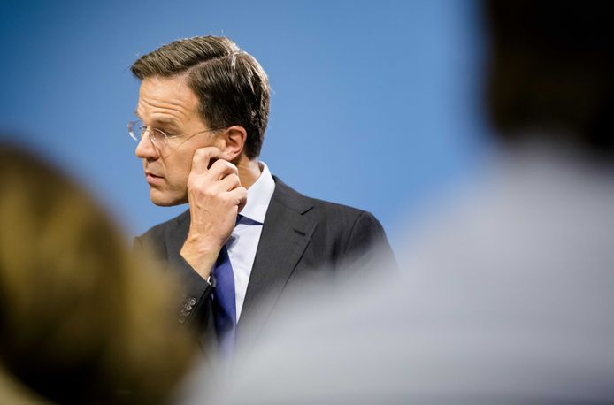Premier Rutte is het niet eens met de kritiek op de ontmoeting van vorige week en vindt dat Máxima haar VN-baan mag houden.