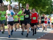 Een hardloopwedstrijd lopen bij zomerse temperaturen: met deze tips bereid je je goed voor