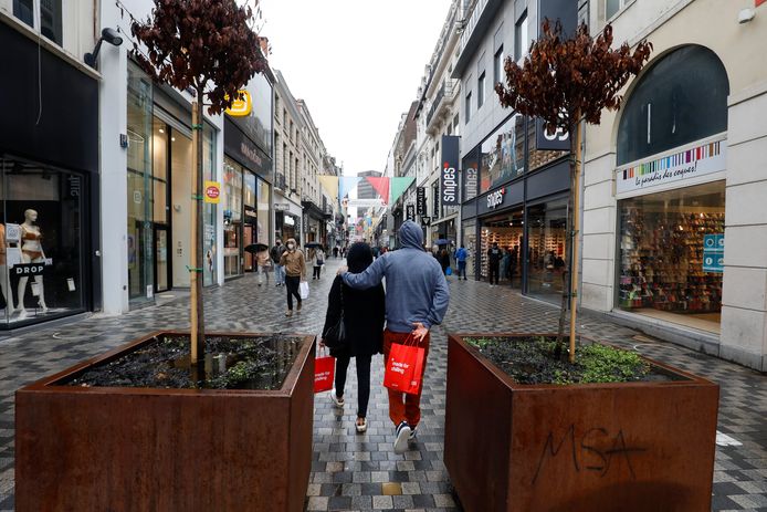 La rue Neuve de Bruxelles rena t apr s deux ans de travaux