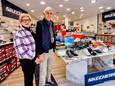 Yvette en Norbert openen met trots de eerste Skechers schoenenwinkel aan de kust.
