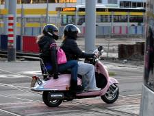Brommers binnenkort verboden in Rotterdam? ‘Die dingen stinken zo erg, dat kan gewoon niet meer’