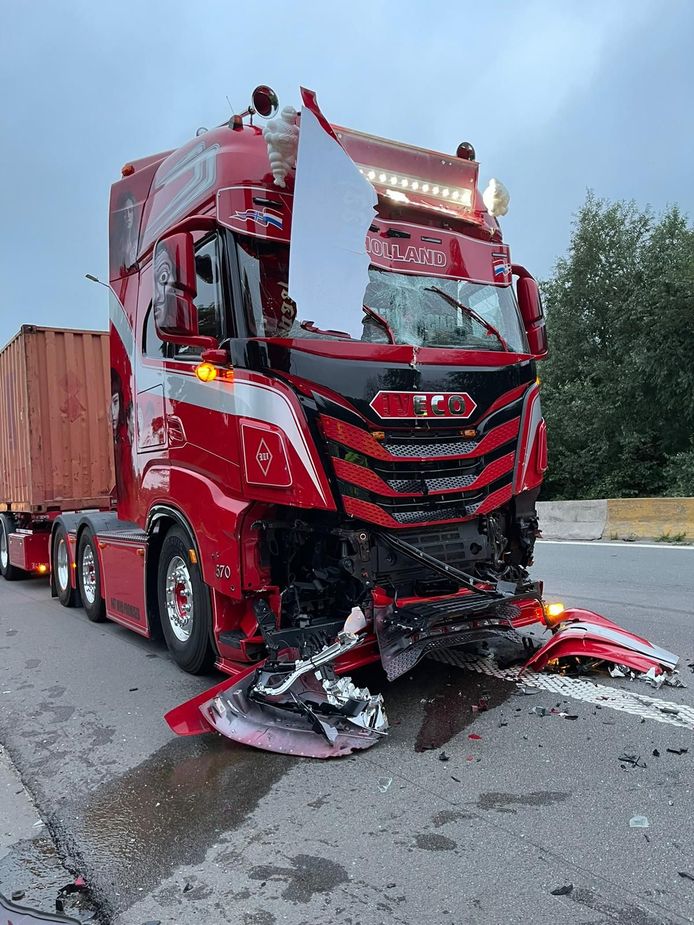 Zilver bij Mooiste truck van Nederland, maar wel volledig in de kreukels.