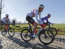 ‘Klasbak voor de klassiekers’ Daan Hoole droomt na debuut in Omloop van Paris-Roubaix