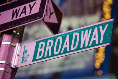 Le rideau ne tombera pas sur les planches de Broadway: un accord permet d’éviter une grève