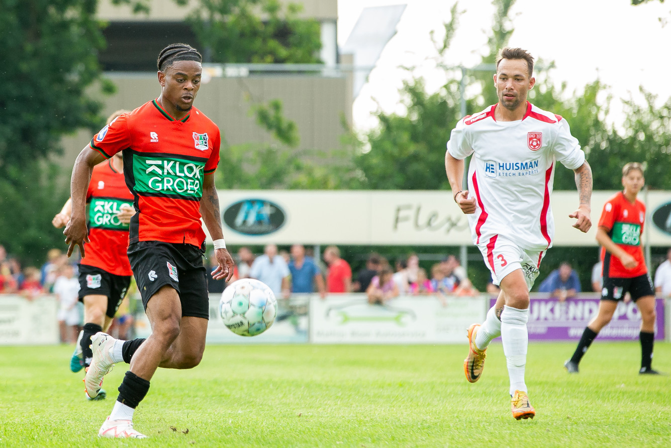 NEC’er Hansen dacht in Ajaxtijd aan stoppen, maar heeft voetbalgeluk
