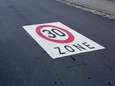 Snelheidsduivel (30) scheurt met 112 km/u door zone 30 met zes kinderen op achterbank