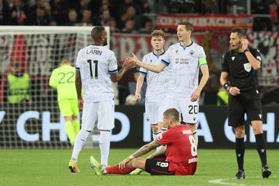 Onmondig Club speelt gelijk in Leverkusen en ziet groepswinst alsnog door de neus geboord