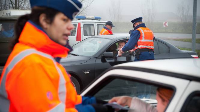 Politie kijkt volgende week strenger toe op verkeersinbreuken in Netelandgemeenten: “Geen waarschuwingen meer, maar direct proces verbaal”