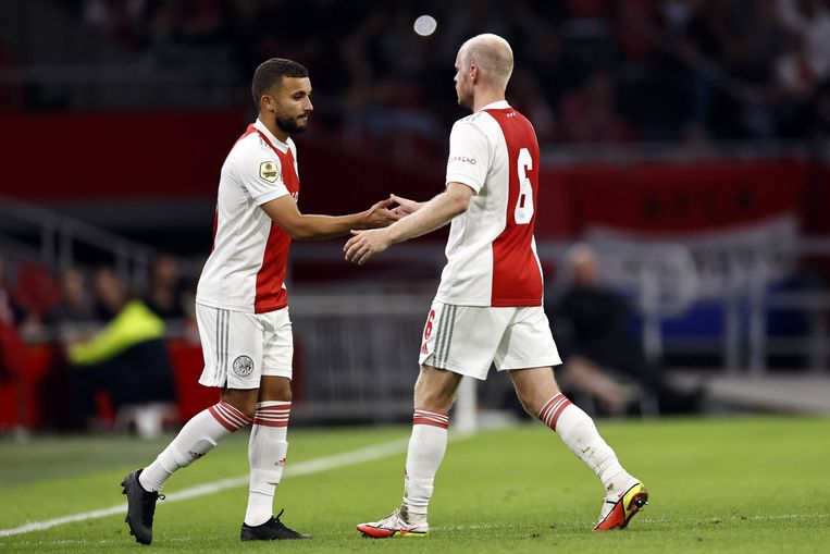 Ajax viert 25e verjaardag van ArenA met vijf treffers ...