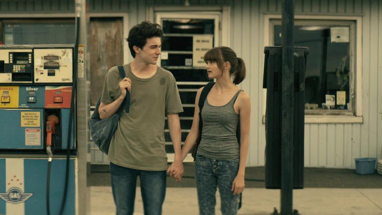Wayne - SERIE (USA-2019) - Caption: Mark McKenna (Wayne), Ciara Bravo (Delilah) Beeld Streamz