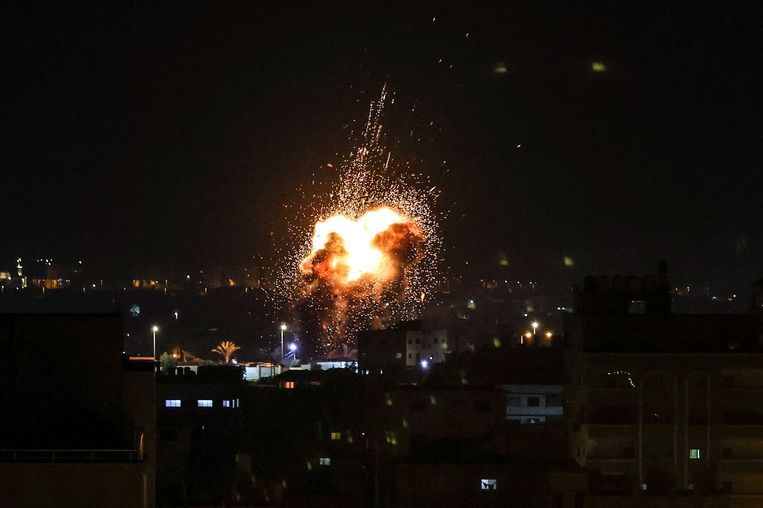 Israël bombardeerde doelen in Gaza, nadat er raketten werden afgevuurd op Israël.  Beeld AFP