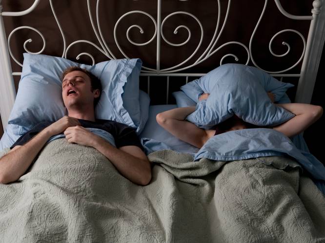 “Snurken kan je zien als een zwaar onderschatte medische alarmkreet”: wanneer is snurken gevaarlijk en wat kan jij (of je partner) eraan doen?