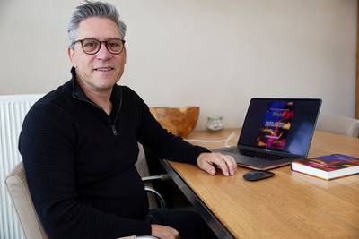 Meelopen op gesloten afdeling: Astenaar Stephan van Erp neemt schrijverschap serieus