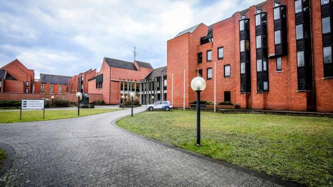 Oostendenaar staat terecht voor gesjoemel met schijnzelfstandigen bij bouwbedrijf en hotel: 130.000 euro loon te weinig betaald