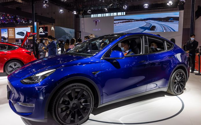 Specialisten van Consumer Reports wisten een Tesla Model Y zonder bestuurder een paar rondjes te laten rijden.