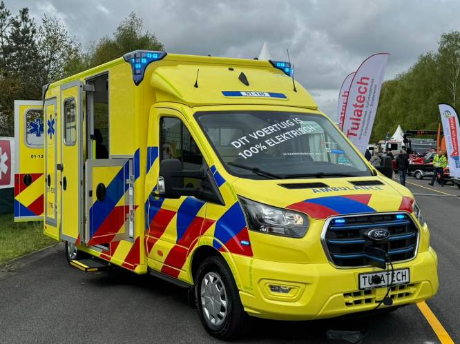 Eerste elektrische ambulance rijdt vanaf september: ‘Niet omdat het moet, maar omdat we het willen’