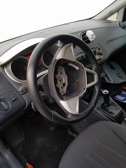 Airbags gestolen uit auto's in DuivenZuid Liemers gelderlander.nl