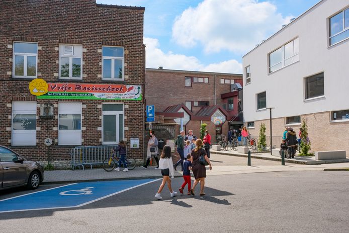 De Vrije Basisschool in Sterrebeek verwelkomt maandag opnieuw kinderen.