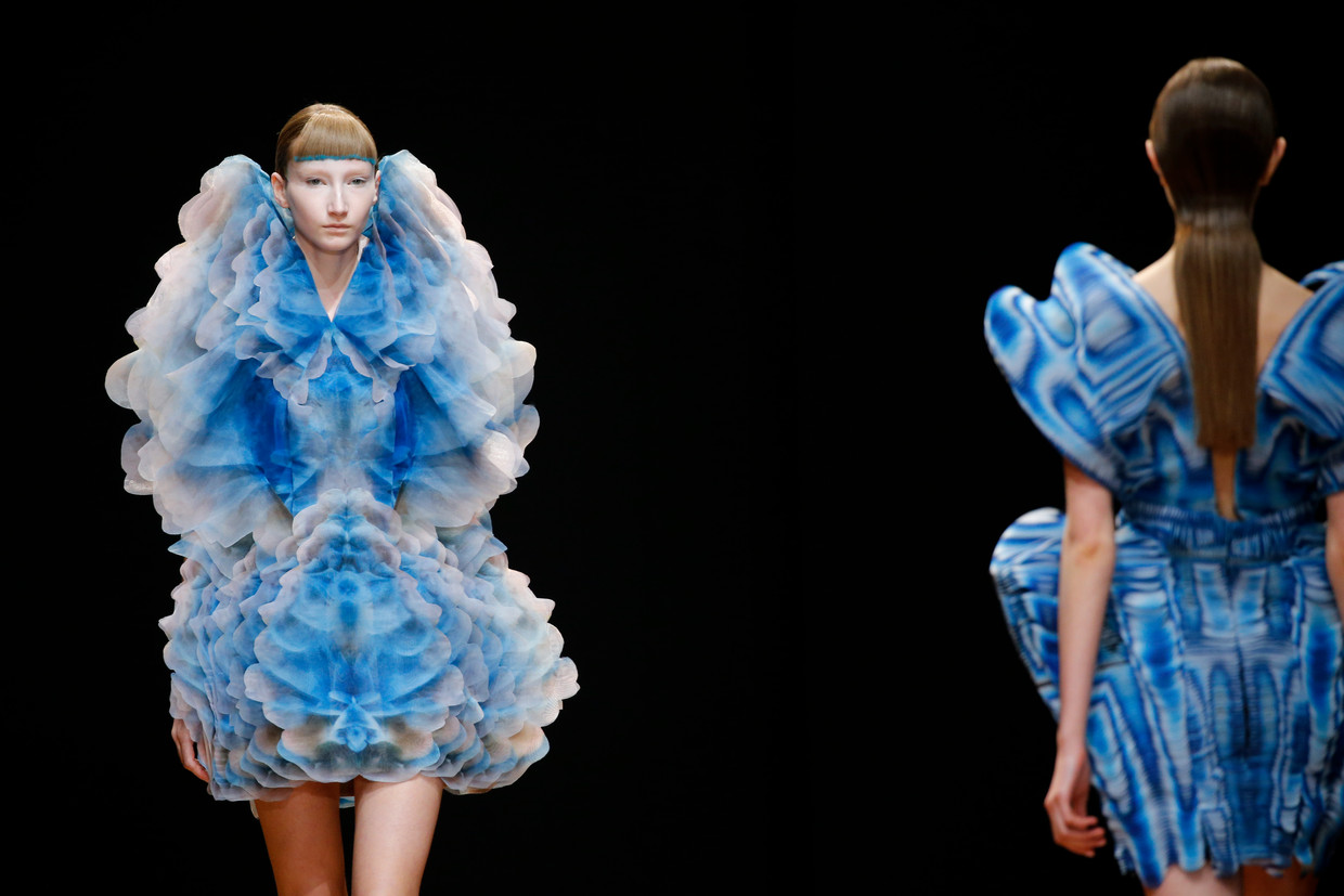 Iris van Herpen, collectie Shift Souls, 2019   Beeld Foto: Gio Staiano for NOW FASHION