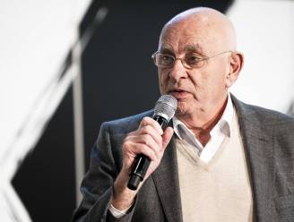 Ajax denkt met onomstreden erevoorzitter Michael van Praag bestuurschaos te kunnen bezweren
