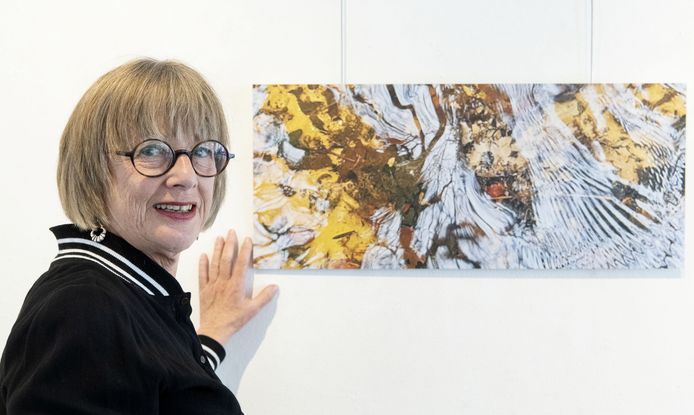 Marion Bouwhuis opent zaterdag, samen met Maike Eilers en Karen Gillis, de tentoonstelling Stroming en Spiegeling bij galerie Beeld & Aambeeld.