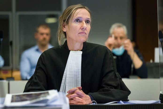 Advocaat Liesbeth Zegveld staat de nabestaanden bij die familieleden verloren tijdens een Nederlands bombardement in 2007.