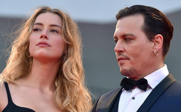 Amber heard en haar ex Johnny Depp, met wie ze in een scheidingsoorlog verwikkeld zit.