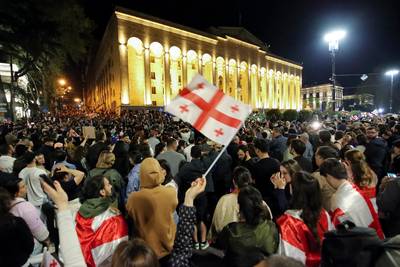 Protest tegen ‘Kremlinwet’ in Georgië: 20.000 mensen op straat bij goedkeuring eerste lezing