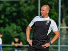 Kristof Aelbrecht is de nieuwe trainer van TOP Oss en gaat in voorbereidingsfase de strijd aan met PAOK Saloniki