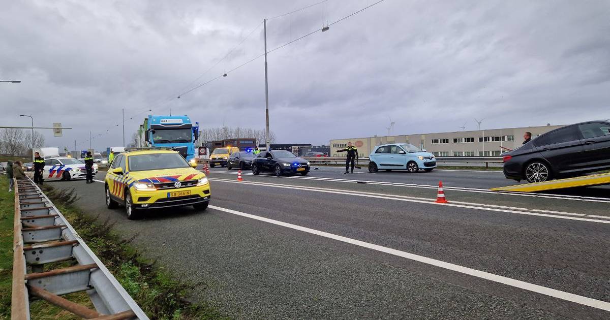 Ongeluk op de A12 bij Duiven: snelweg volledig dicht.