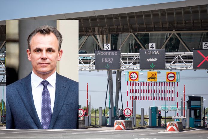 Het is tegen de Europese regels om de Westerscheldetunnel alleen tolvrij te maken voor de Zeeuwen, schrijft minister Mark Harbers.