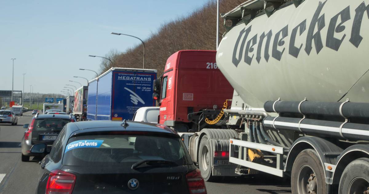 Belgium Traffic Jams to Cost More Than 5 Billion Euros in 2023, Increase of 4% from Previous Year